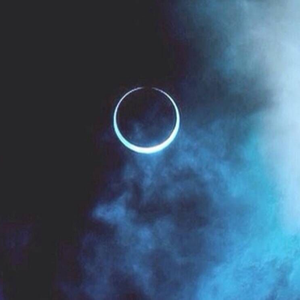 美女被骗到透明屋里强行插入
