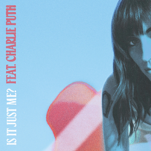 美女被骗到透明屋里强行插入
